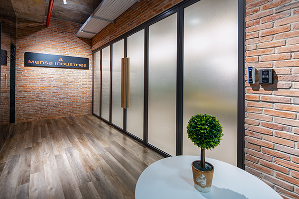 Văn phòng Mensa,Tòa nhà Phi Long